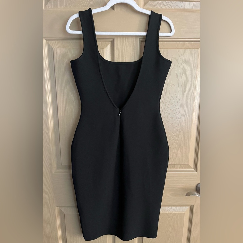 NWOT Sleeveless Deep V Back Bodycon Dress! - Picture 2 of 9